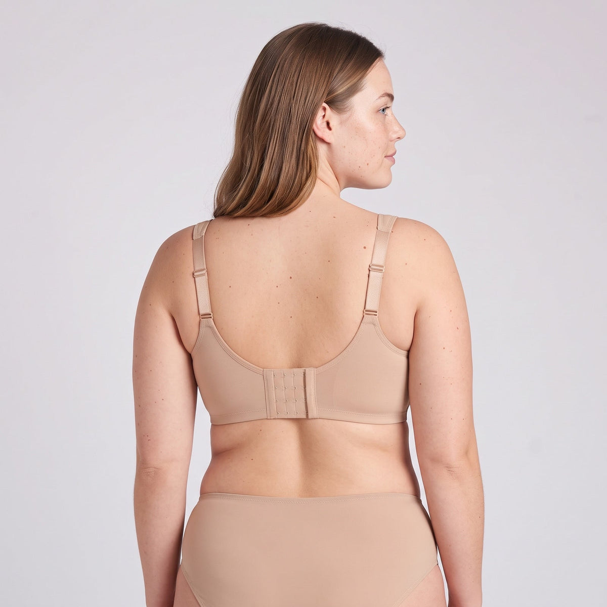 Zara Bra from the back, wide band and three rows of hooks